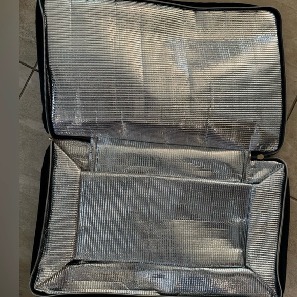 Kirkland’s Home Christmas Casserole Carrier and Spatula Set - Picture 7 of 10